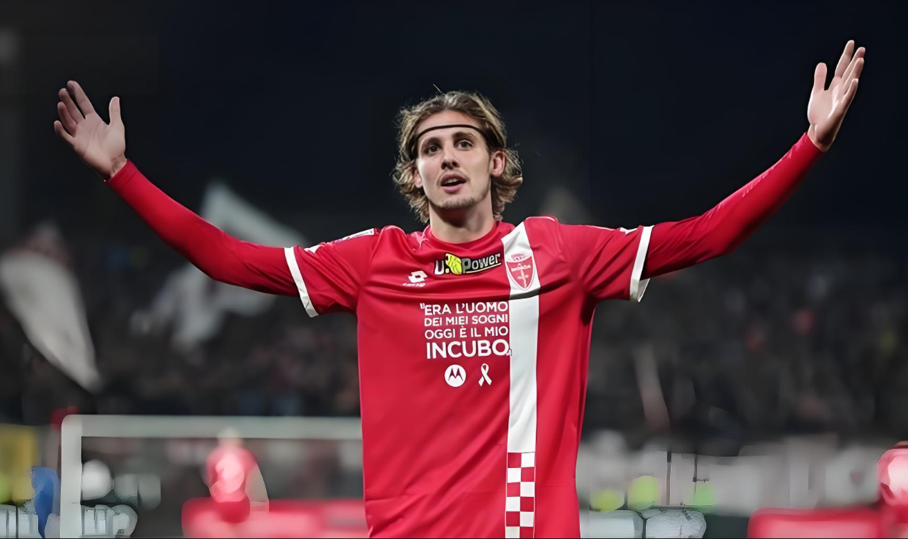 包含乌迪内斯签下年轻前锋，展望未来的词条