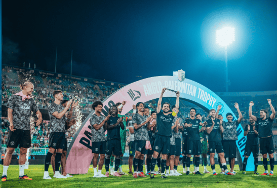 包含狼队取胜庆祝，期待下一场对阵曼城的对决的词条