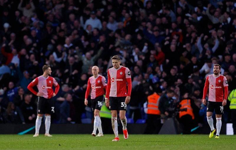 南安普顿后防失守，遭曼联逆袭告负