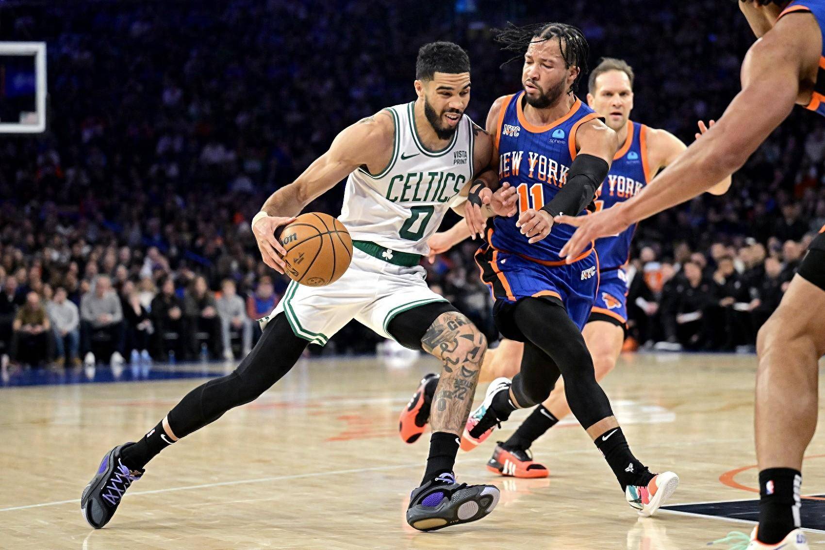 尼克逆转雄鹿，安东尼詹皇再度展现总冠军气质的简单介绍