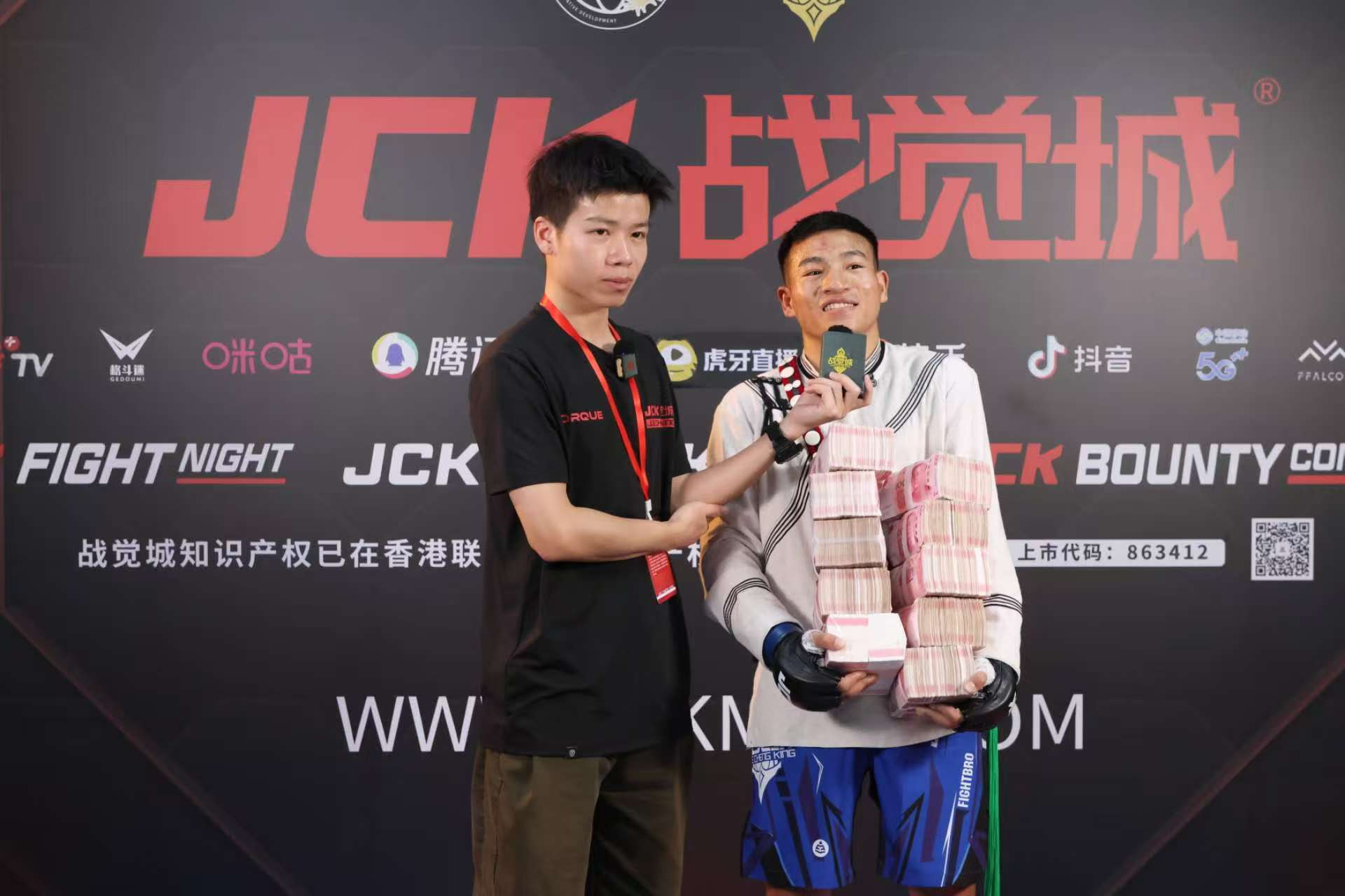 包含拳击选手发挥出色，荣膺最佳MVP的词条