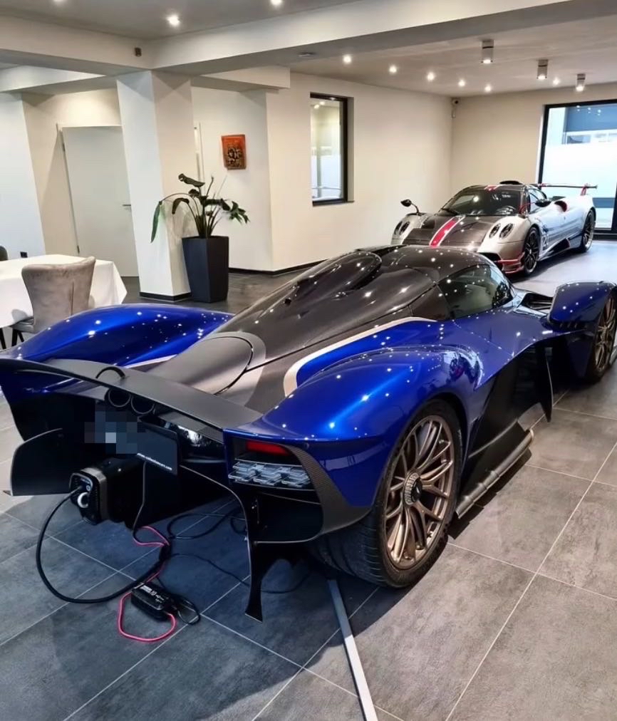 红牛车队轻取阿斯顿马丁，皮亚斯特里惊艳四座的简单介绍