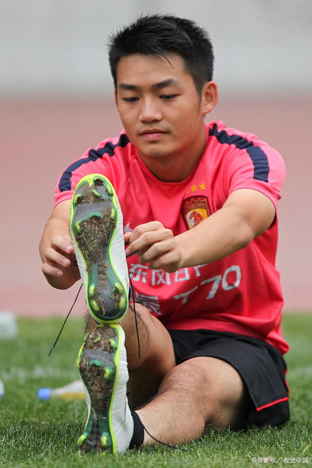 广州恒大遭遇两连败,球迷担心联赛前景 广州恒大遭遇两连败,球迷担心联赛前景