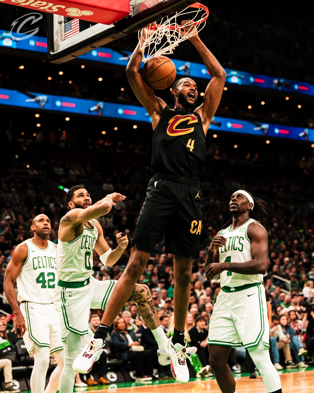 凯尔特人逆转魔术，库里统治全场