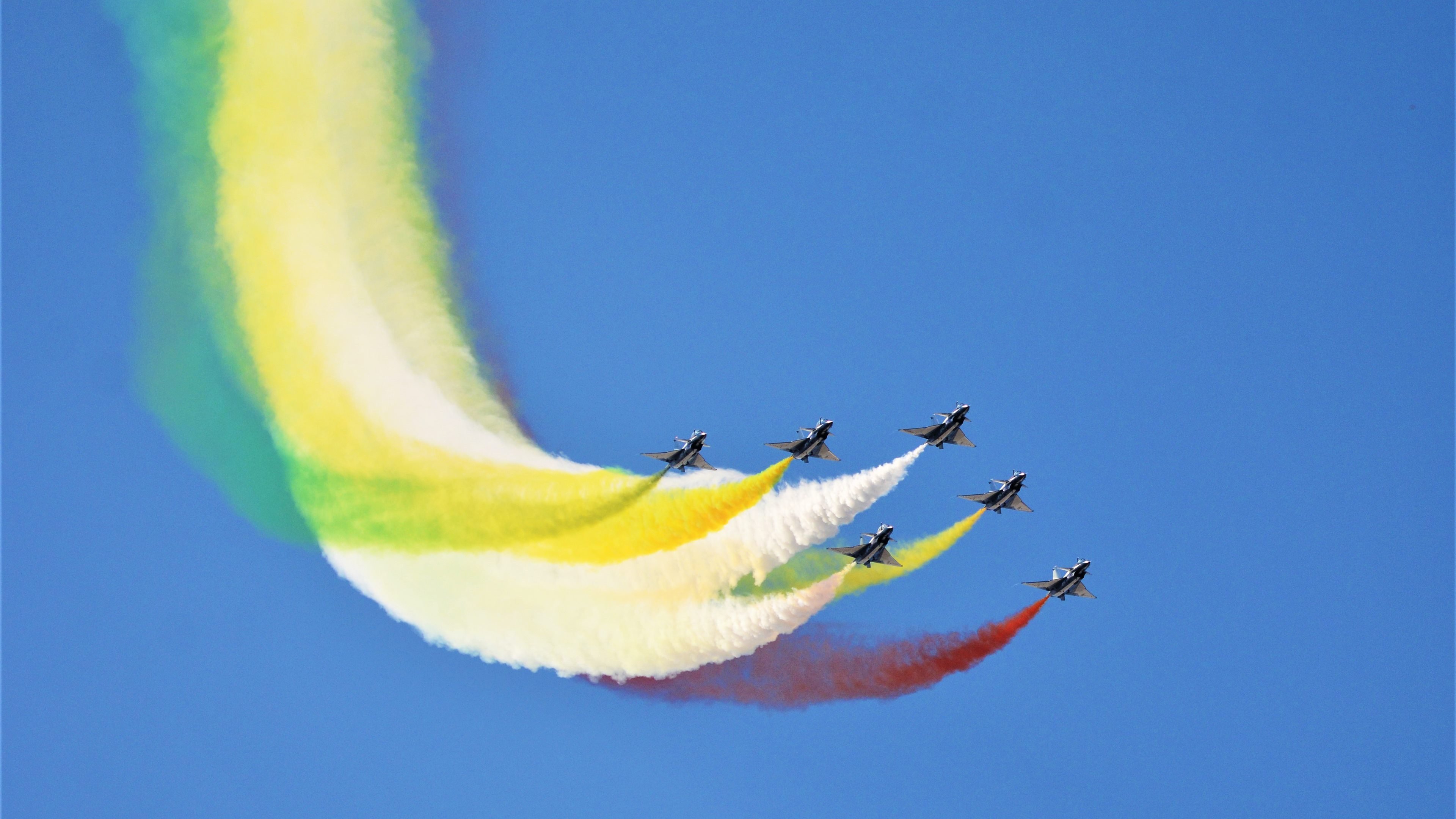 雷火电竞下载-暗夜守护者，当全世界的聚光灯都避开他的名字