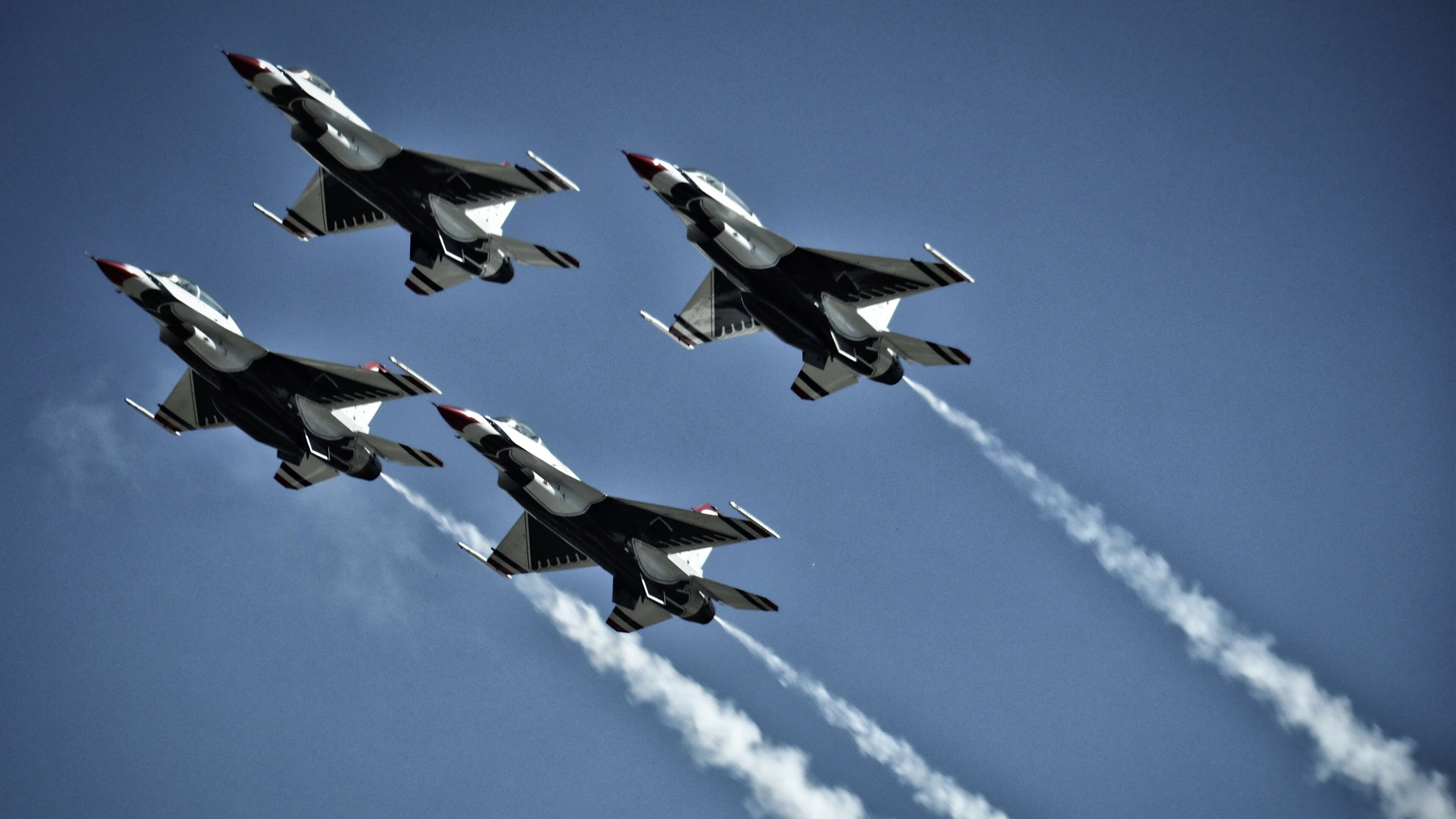 三重协奏，当F1引擎轰鸣与久保建英的致命一击在城市夜晚交织