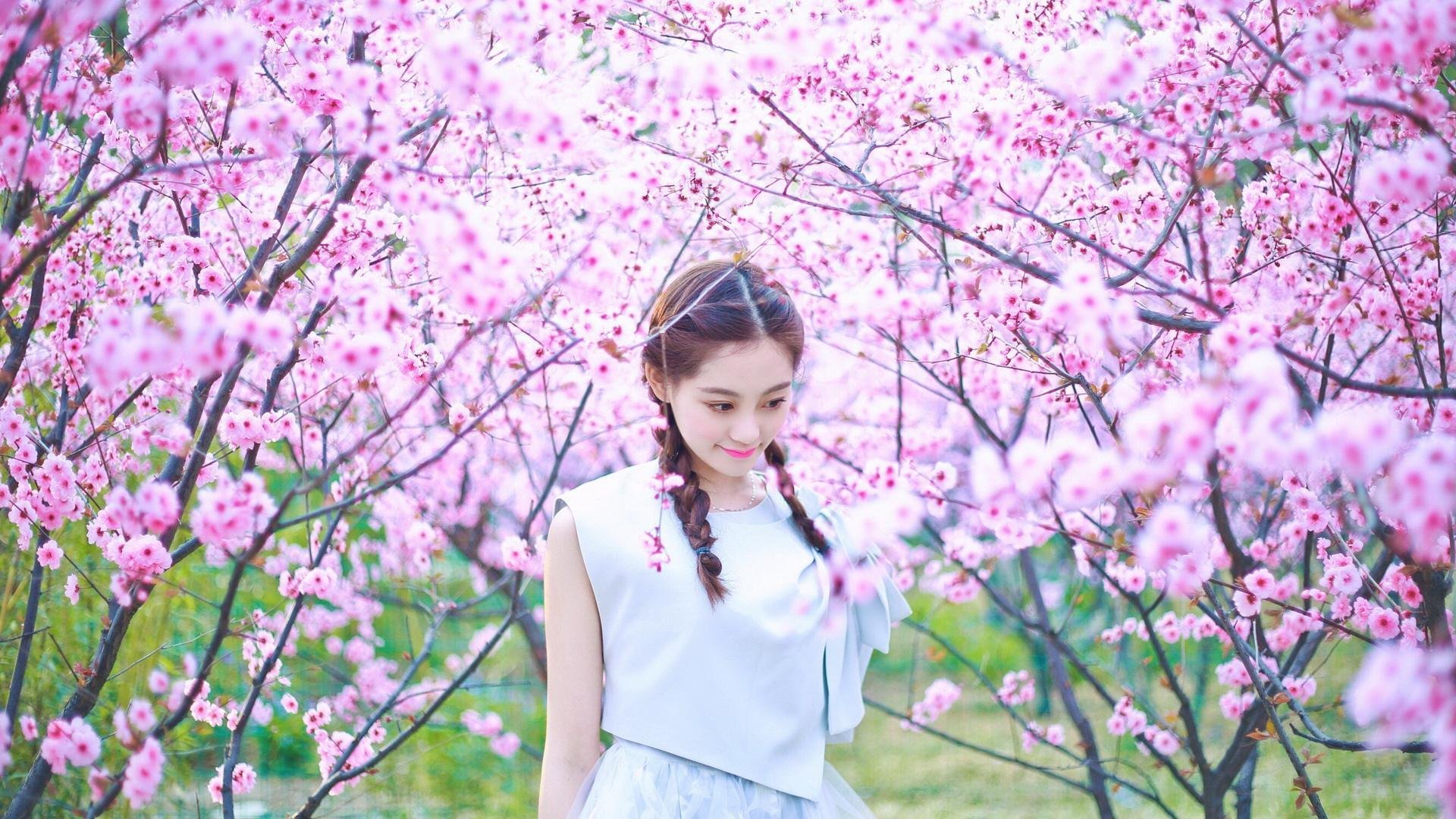 雷火电竞网址-绿茵鹰击长空，篮球横扫千军—双重焦点战中的统治力展示