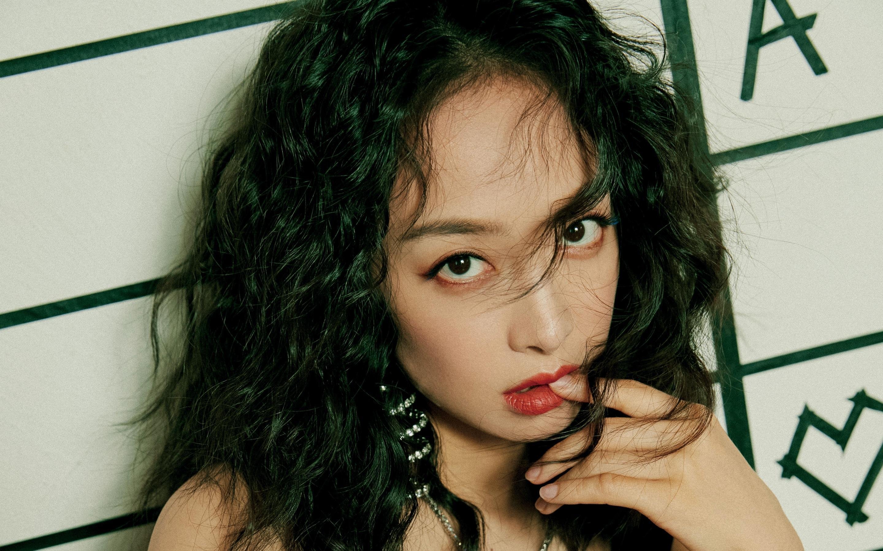 雷火电竞亚洲先驱-欧文王者归来！关键爆发揭示雄鹿真正冠军相，开拓者防线崩盘的背后