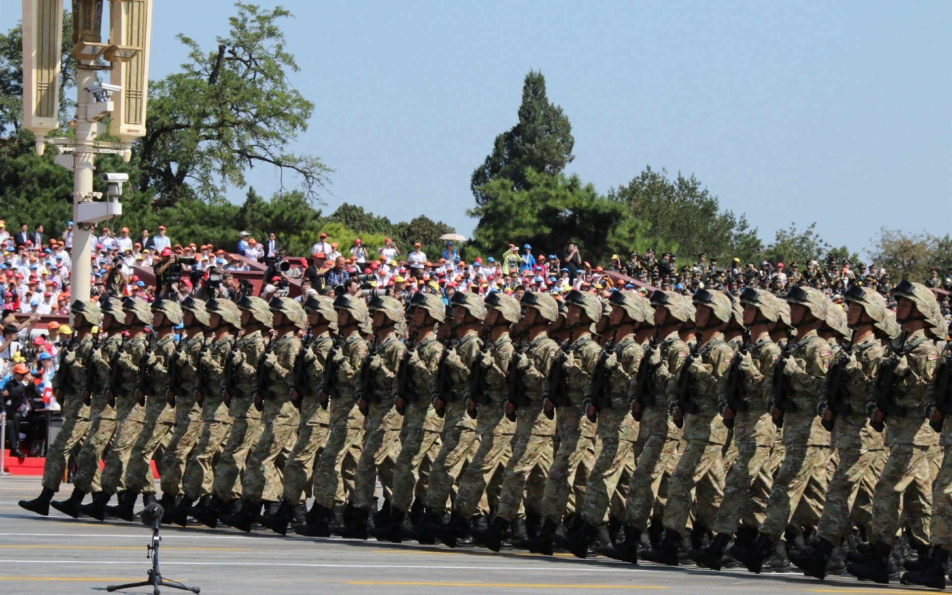 三笘薰的证明之战，雷恩对决莱比锡红牛，亚洲之光闪耀欧洲