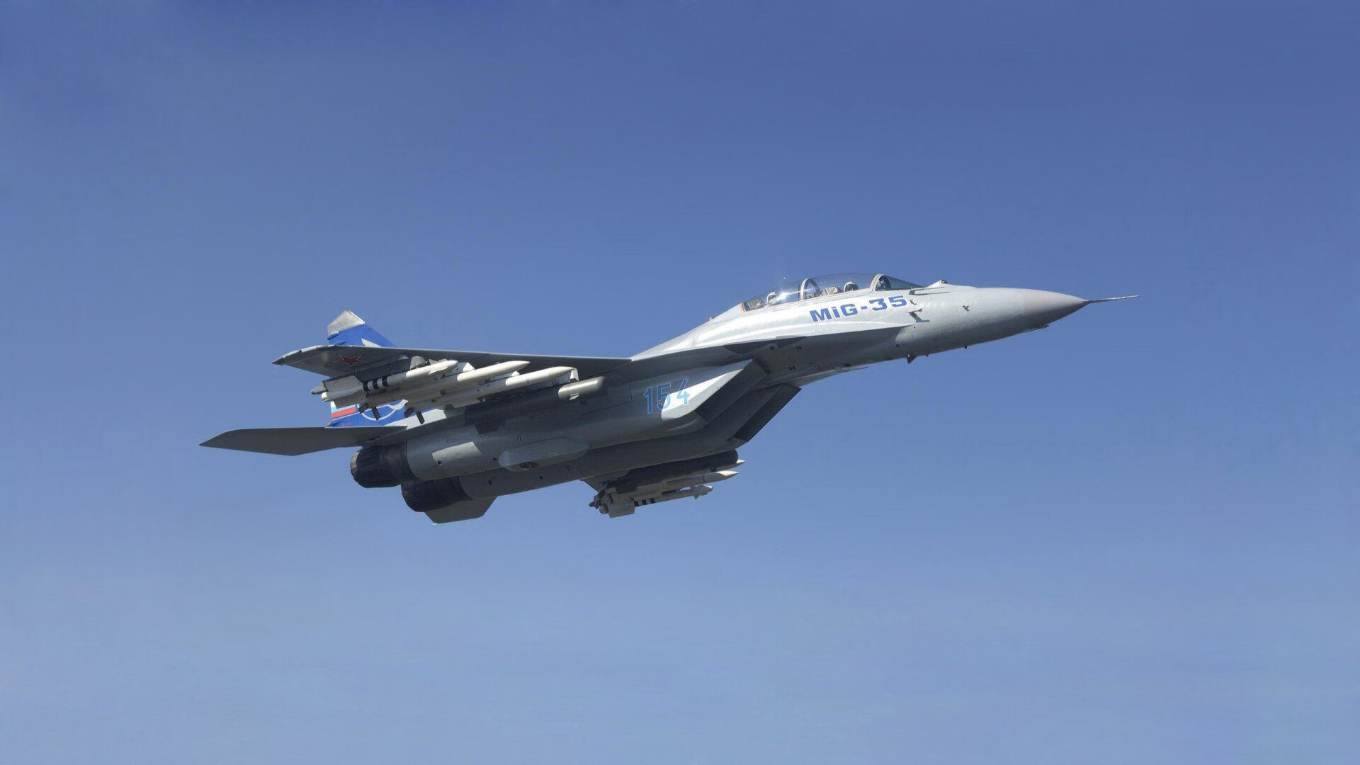 当萨克拉门托国王穿越对阵北京首钢，德文·布克的跨维度巨星课